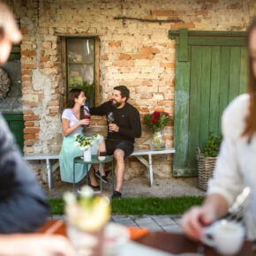 Dvorek coffee & wine bistro Bořetice